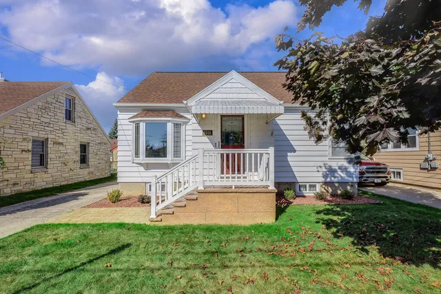 1916 29th Street, Two Rivers, WI 54241