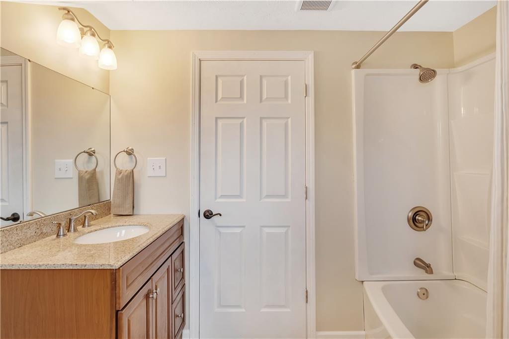 817 13th Street McKees Rocks, PA 15136 - Photo 16 of 18 Second floor bathroom.