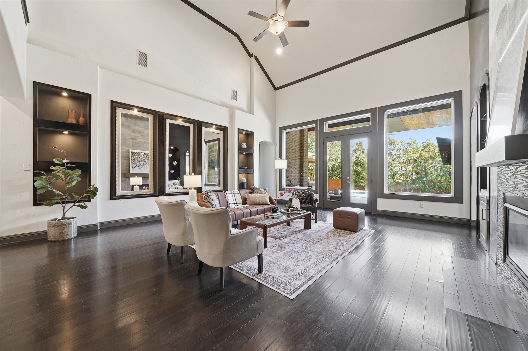 8729 Vantage Point Drive Austin, TX 78737 - Photo 3 of 33 Tall ceilings and abundant natural light create an open and airy gathering space, perfect for entertaining.