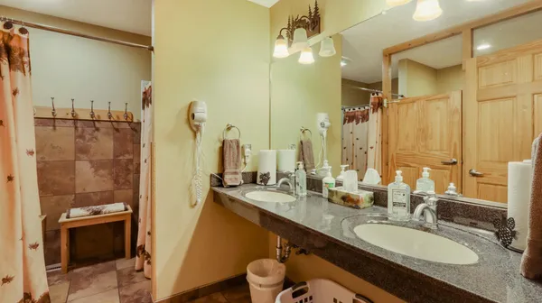 $799,900 | 18059 County Hwy OO, Chippewa Falls, WI 54729