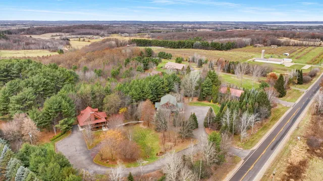 $824,900 | 18059 County Hwy OO, Chippewa Falls, WI 54729