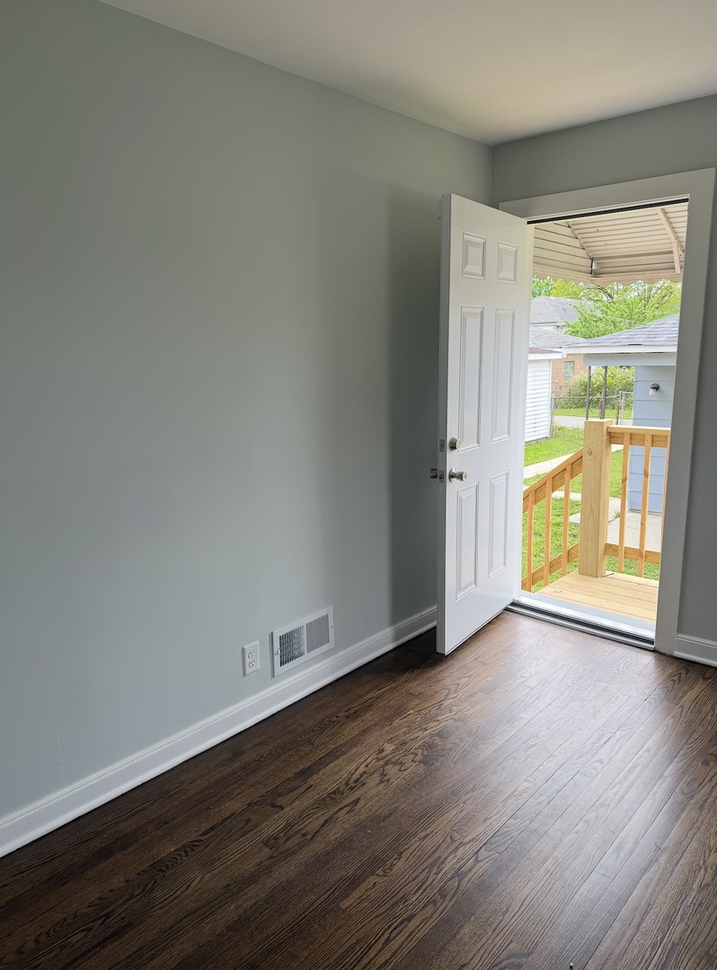 9028 South Carpenter Street Chicago, IL 60620 - Photo 10 of 28