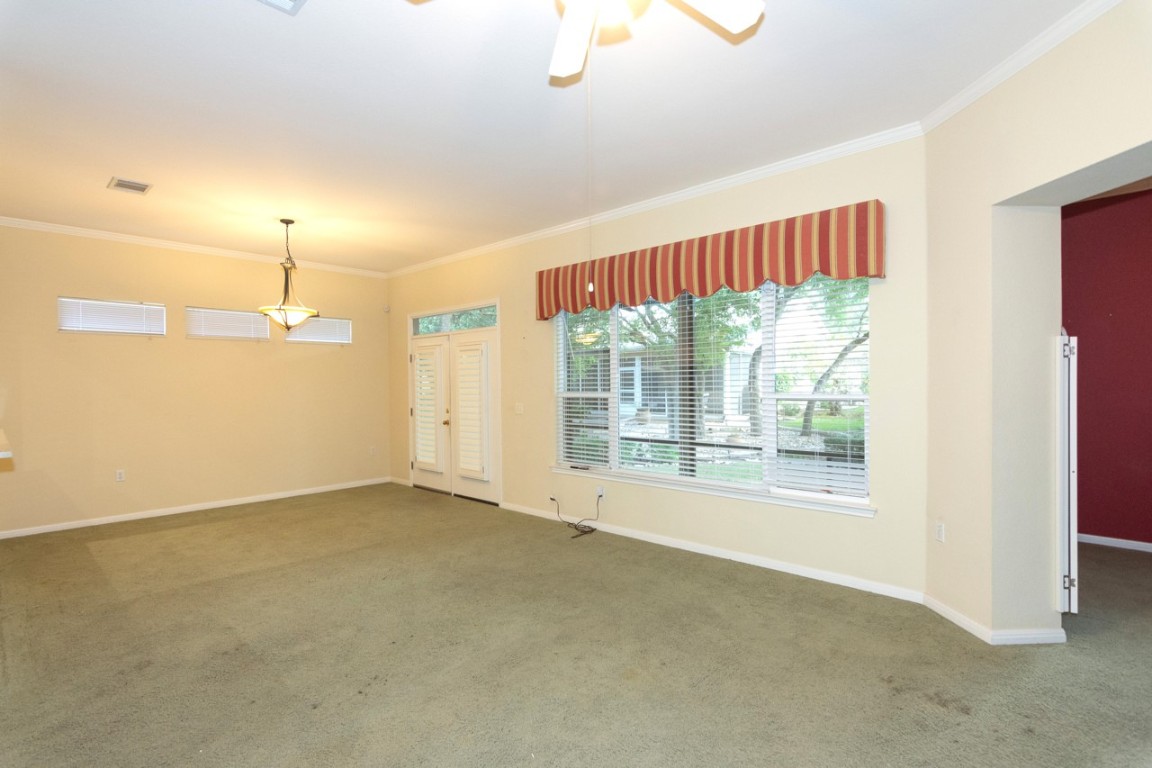 102 Harness Lane Georgetown, TX 78633 - Photo 8 of 32 Bright airy and spacious living area