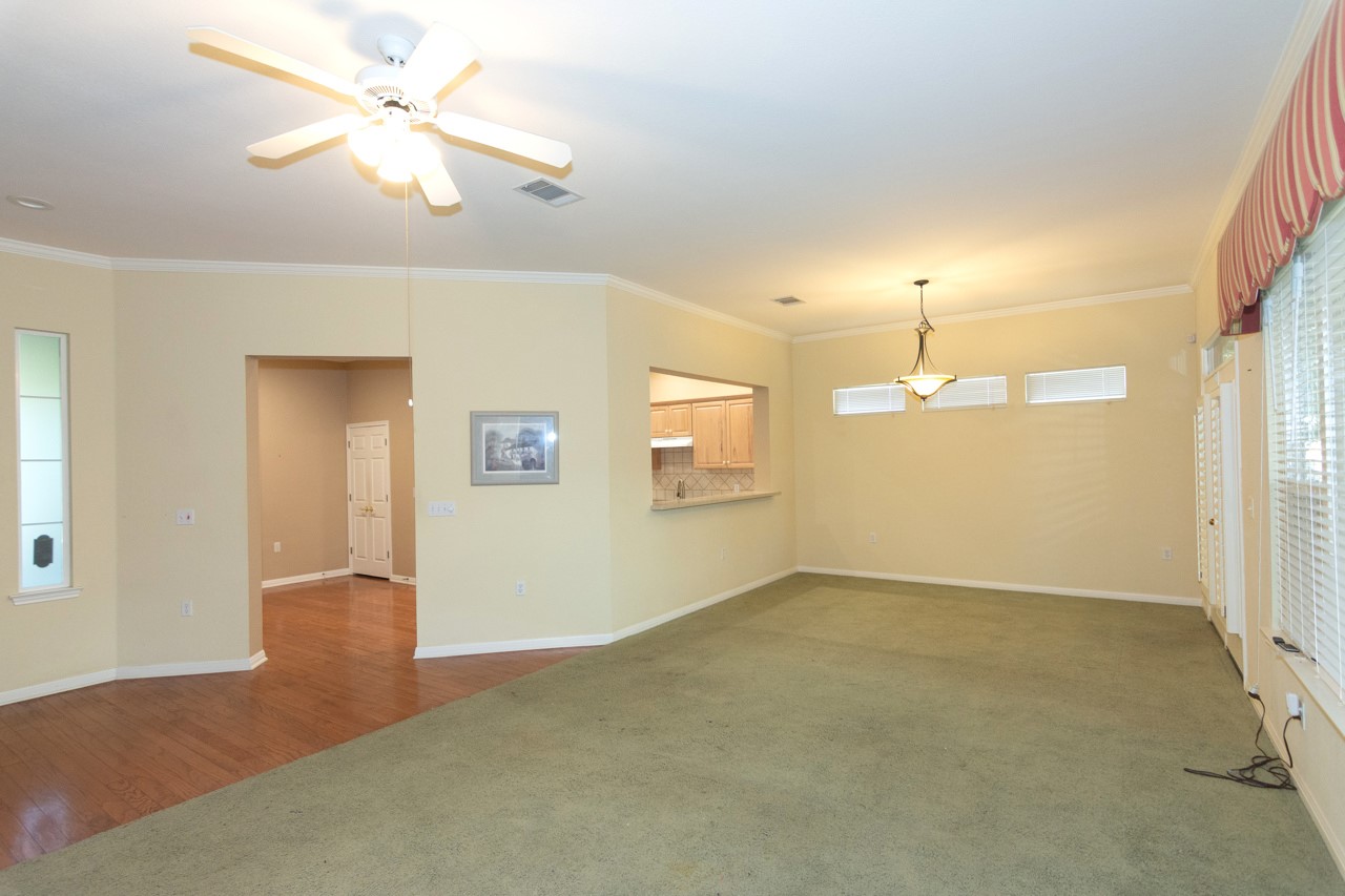 102 Harness Lane Georgetown, TX 78633 - Photo 10 of 32 en view interior of the house