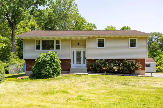 $575,000 | 17 Vorndran Drive, Wappingers Falls, NY 12590