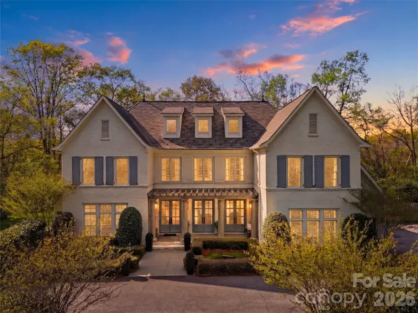 $1,950,000 | 834 9th Avenue Northwest, Hickory, NC 28601