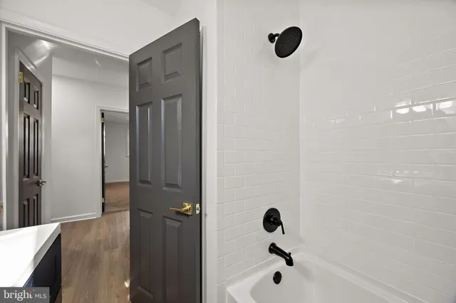 a view of utility room