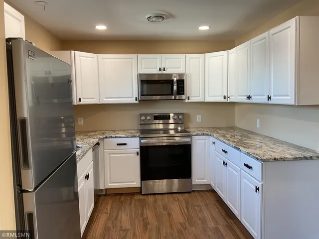 $1,600 | 28662 West Lake Drive, Madison Lake, MN 56063