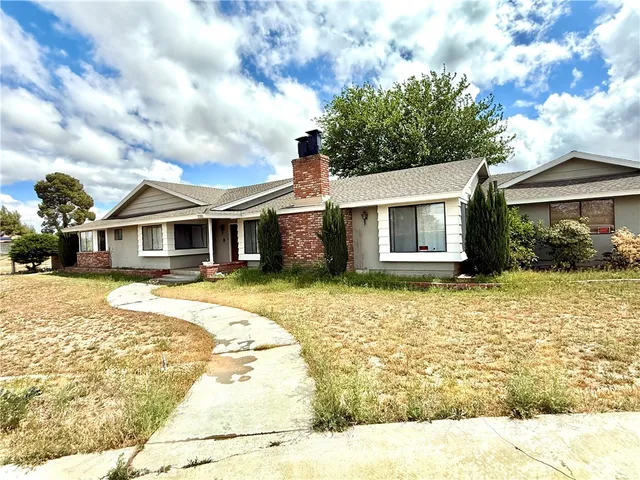 $3,500 | 2350 West Ave M8, Palmdale, CA 93551