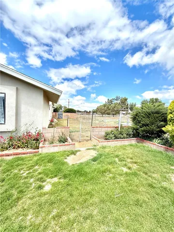 $3,500 | 2350 West Ave M8, Palmdale, CA 93551