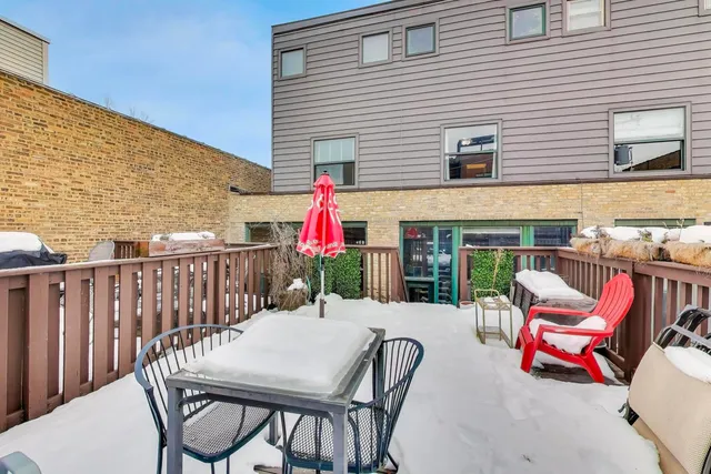 $750,000 | 1140 West Cornelia Avenue, Unit D, Chicago, IL 60657