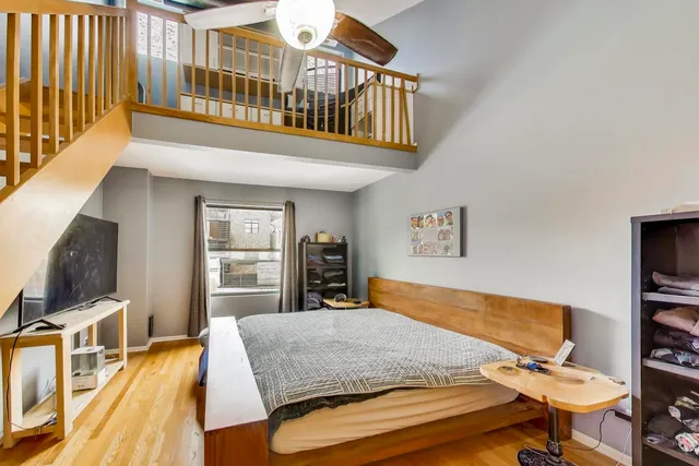 $750,000 | 1140 West Cornelia Avenue, Unit D, Chicago, IL 60657