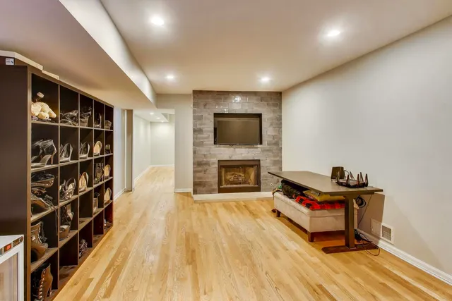 $750,000 | 1140 West Cornelia Avenue, Unit D, Chicago, IL 60657