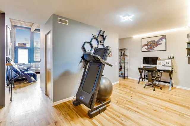 $750,000 | 1140 West Cornelia Avenue, Unit D, Chicago, IL 60657