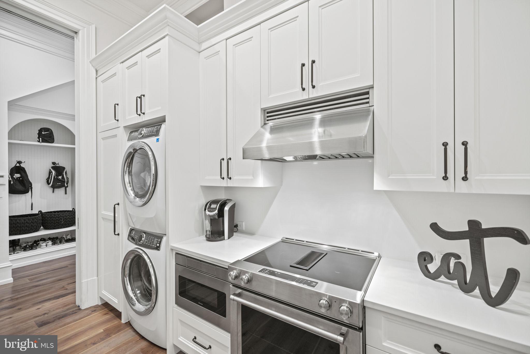 9819 Newhall Road Potomac, MD 20854 - Photo 22 of 60 Catering Kitchen