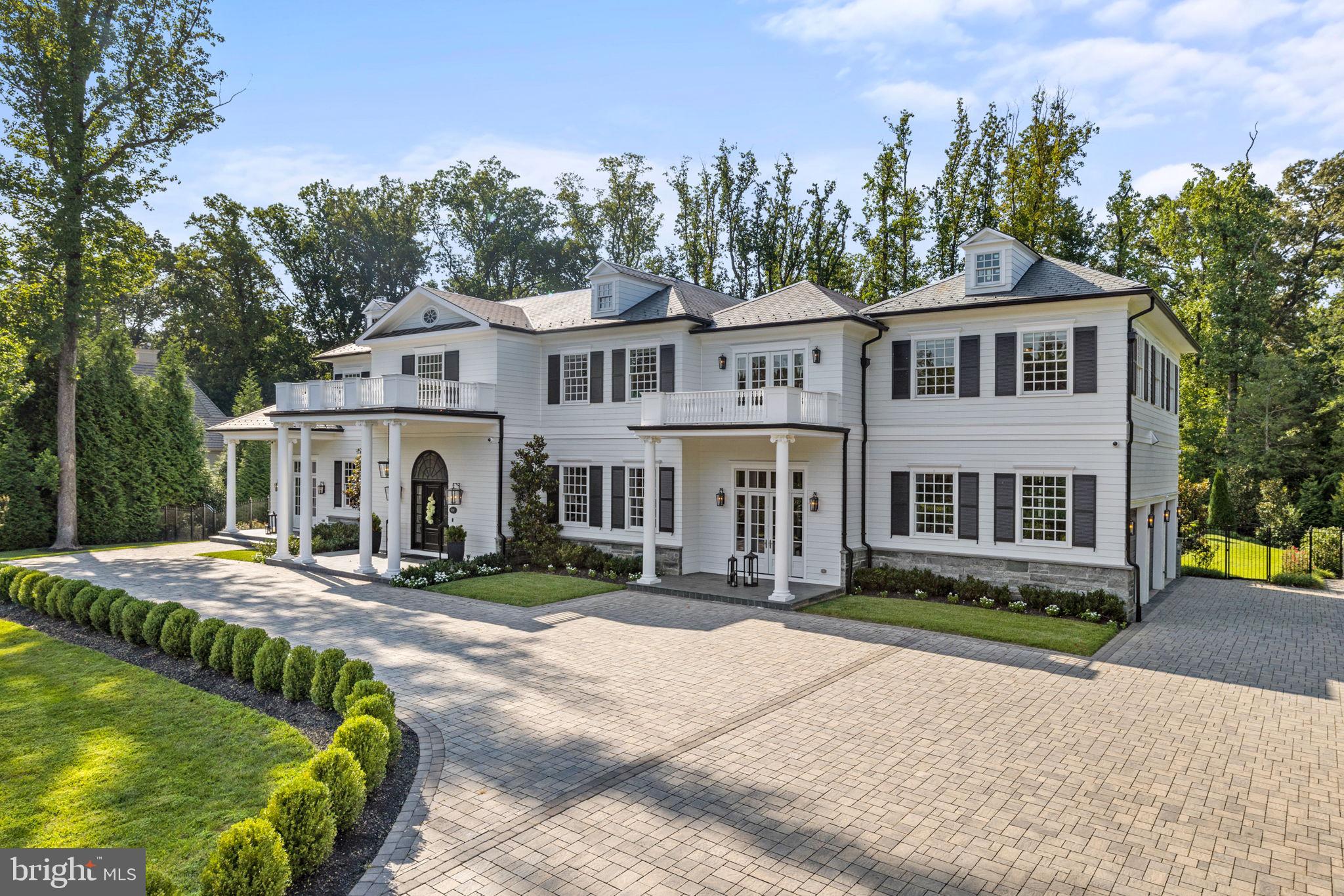 9819 Newhall Road Potomac, MD 20854 - Photo 4 of 60 Heated Driveway
