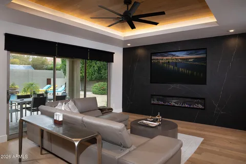 $1,575,000 | 7052 East Ivyglen Circle, Mesa, AZ 85207