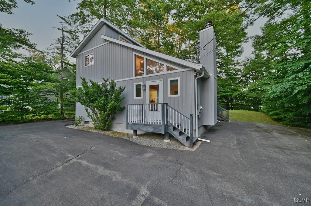 2185 Titania Road Tobyhanna, PA 18466 - Photo 1 of 50 Circular Drive w/ Parking Pads