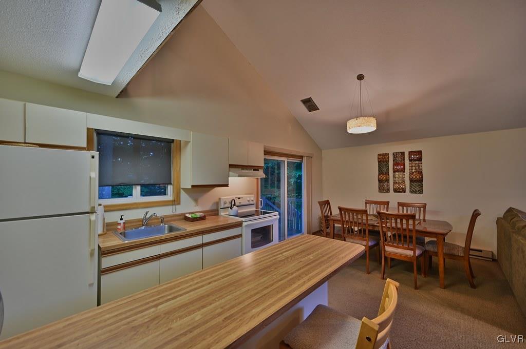 2185 Titania Road Tobyhanna, PA 18466 - Photo 13 of 50 Large Bar Top