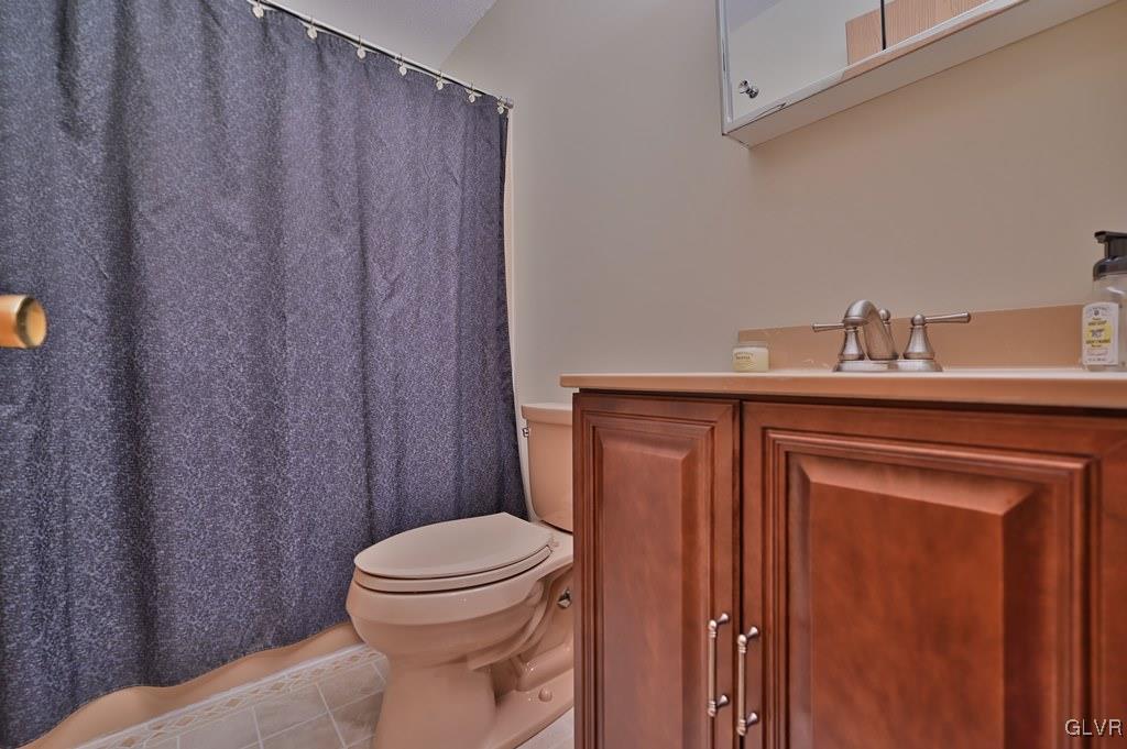 2185 Titania Road Tobyhanna, PA 18466 - Photo 23 of 50 1st Floor Full Bath