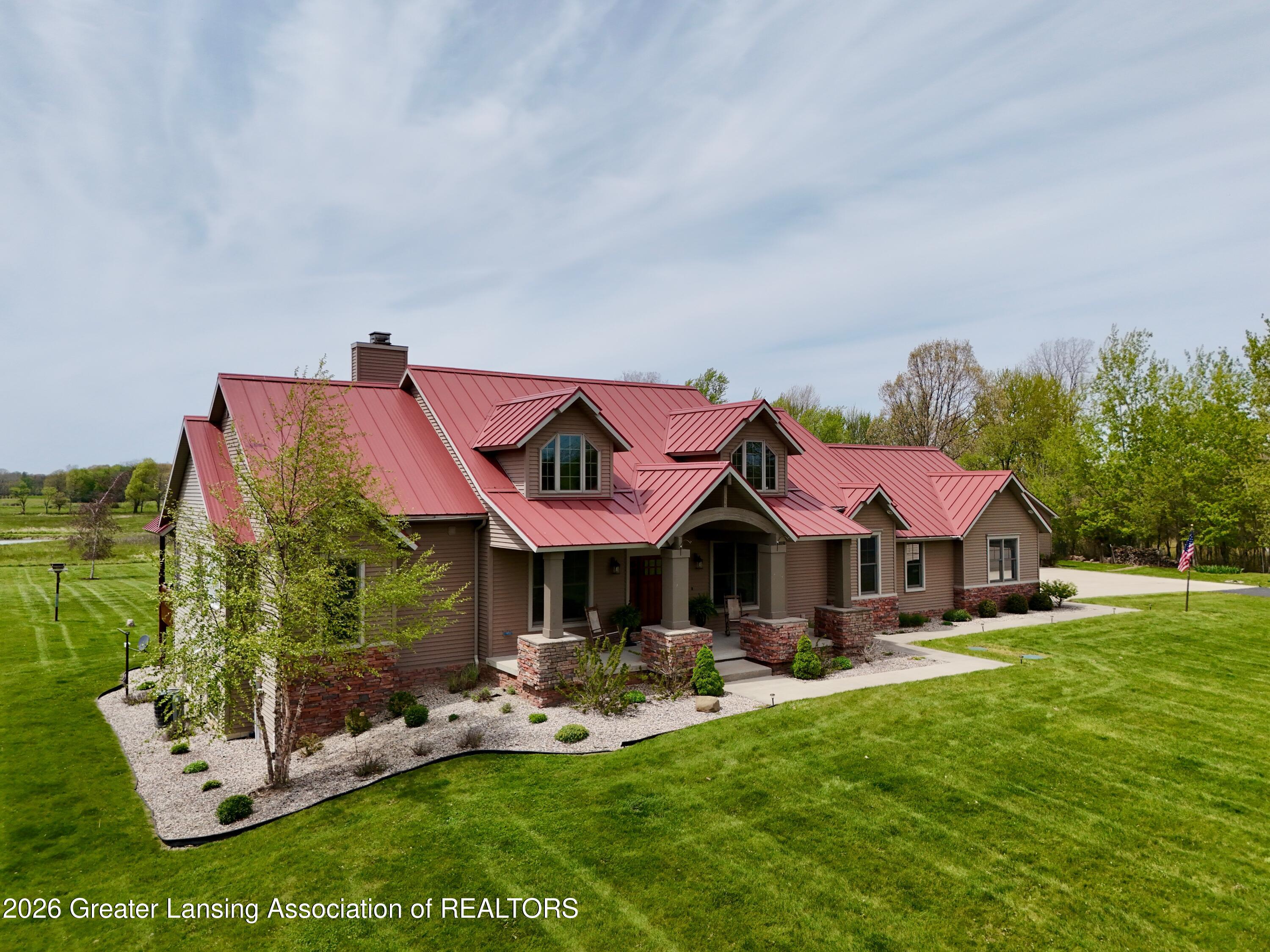 10272 South Wacousta Road Dewitt, MI 48820 - Photo 2 of 57 20260508_181523000_iOS
