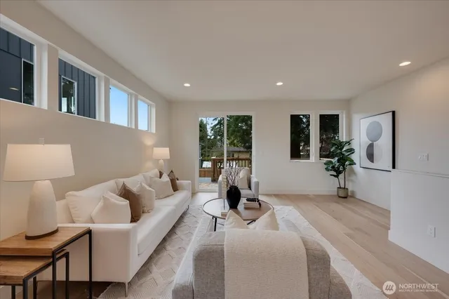 $999,950 | 13542 39th Avenue Northeast, Unit A, Seattle, WA 98125