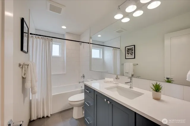 $999,950 | 13542 39th Avenue Northeast, Unit A, Seattle, WA 98125