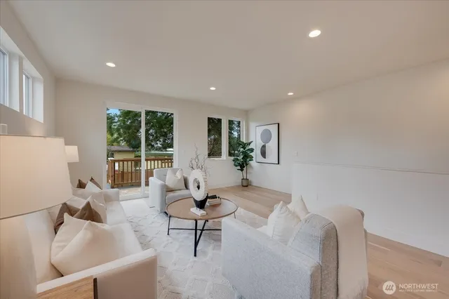 $999,950 | 13542 39th Avenue Northeast, Unit A, Seattle, WA 98125