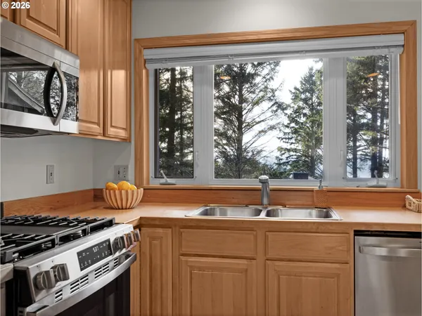 $859,000 | 3763 East Chinook, Cannon Beach, OR 97110