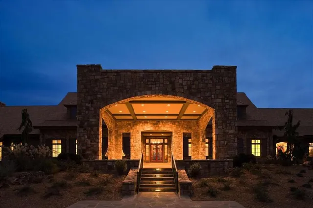 $475,000 | 1272 Edgewater Trail, Toccoa, GA 30577