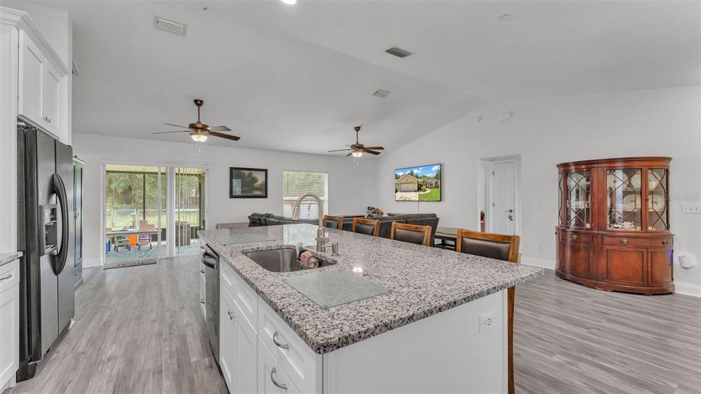 4651 Clubhouse Road Lakeland, FL 33812 - Photo 6 of 32