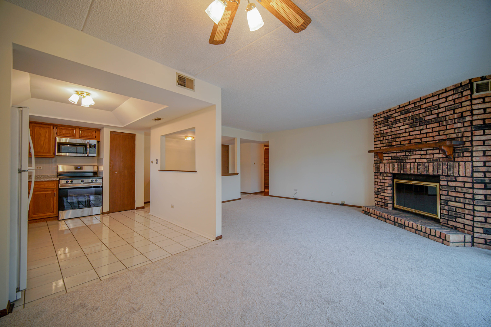 9184 S Road, Unit D Palos Hills, IL 60465 - Photo 11 of 22 Gallery Image 11