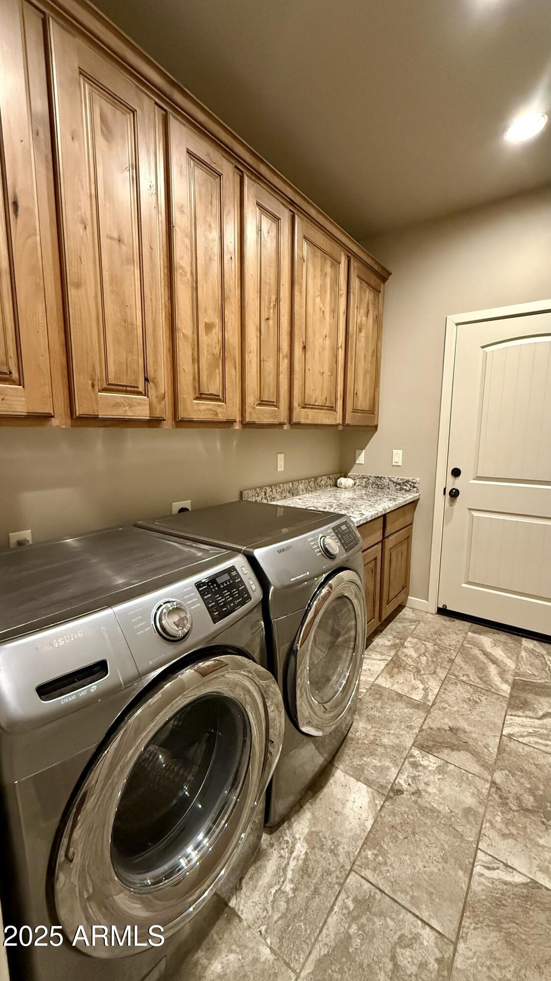 913 South Coronado Way Payson, AZ 85541 - Photo 27 of 52 a utility room with dryer and washer