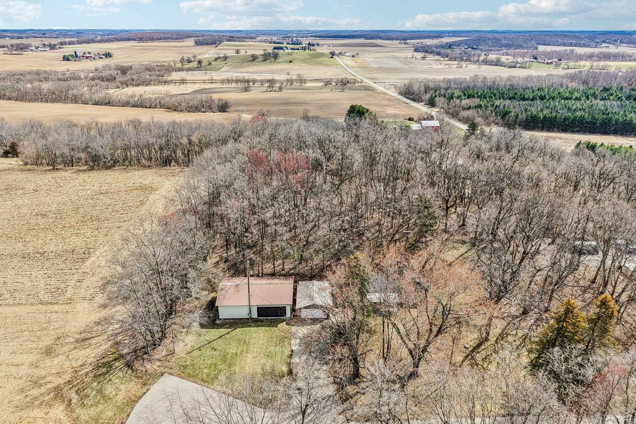 5040 Crestview Road Marshall, WI 53559 - Photo 5 of 39