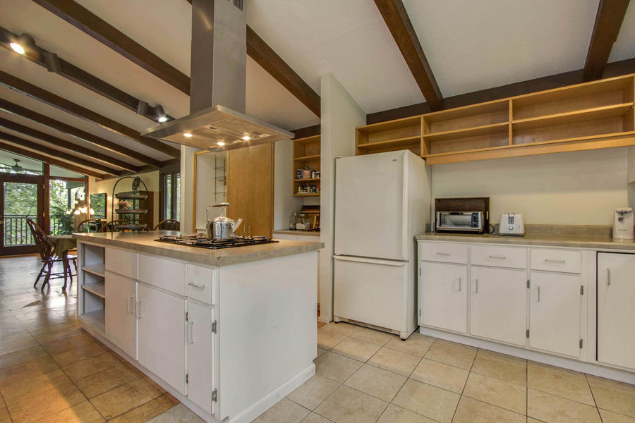 109 Willow Lane Oak Ridge, TN 37830 - Photo 21 of 40 21_WillowLane_109_Kitchen04