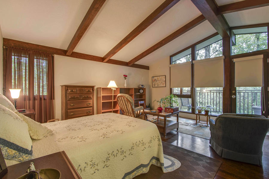 109 Willow Lane Oak Ridge, TN 37830 - Photo 25 of 40 25_WillowLane_109_MasterBedroom01