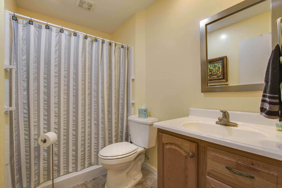 109 Willow Lane Oak Ridge, TN 37830 - Photo 30 of 40 30_WillowLane_109_GuestBath