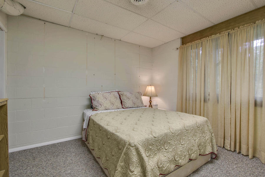 109 Willow Lane Oak Ridge, TN 37830 - Photo 35 of 40 35_WillowLane_109_Bedroom4