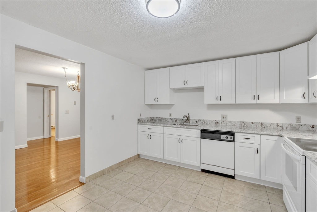 10 Wrentham Road, Unit 109 Worcester, MA 01602 - Photo 13 of 35 Gallery Image 13