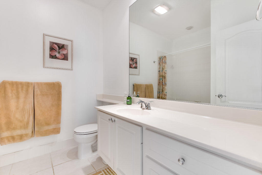 137 Radcliffe Court Jupiter, FL 33458 - Photo 14 of 22 015-137RadcliffeCourt-Jupiter-FL-small