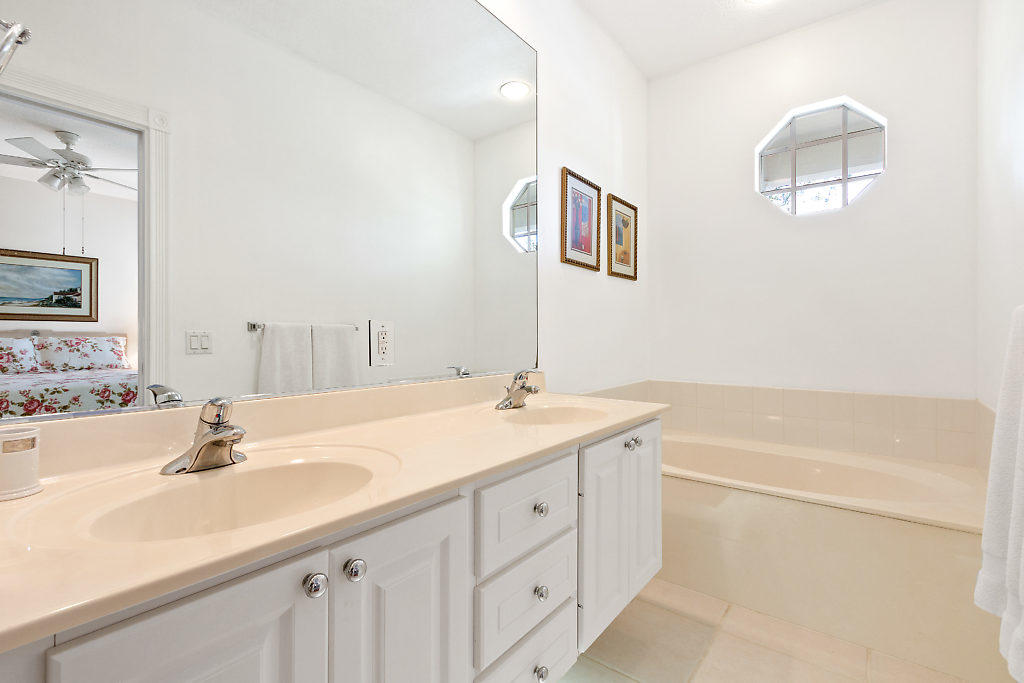 137 Radcliffe Court Jupiter, FL 33458 - Photo 18 of 22 019-137RadcliffeCourt-Jupiter-FL-small