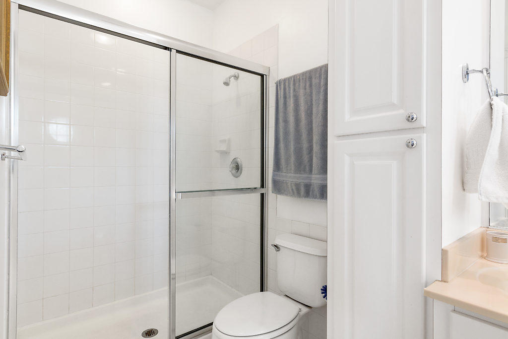137 Radcliffe Court Jupiter, FL 33458 - Photo 19 of 22 020-137RadcliffeCourt-Jupiter-FL-small