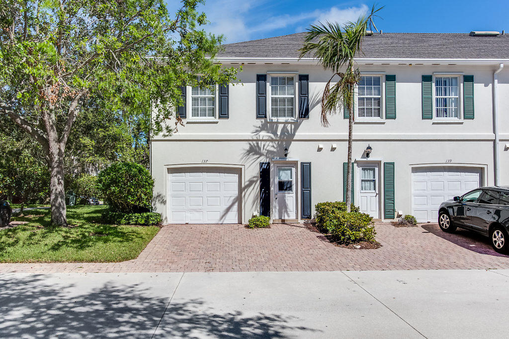 137 Radcliffe Court Jupiter, FL 33458 - Photo 21 of 22 022-137RadcliffeCourt-Jupiter-FL-small