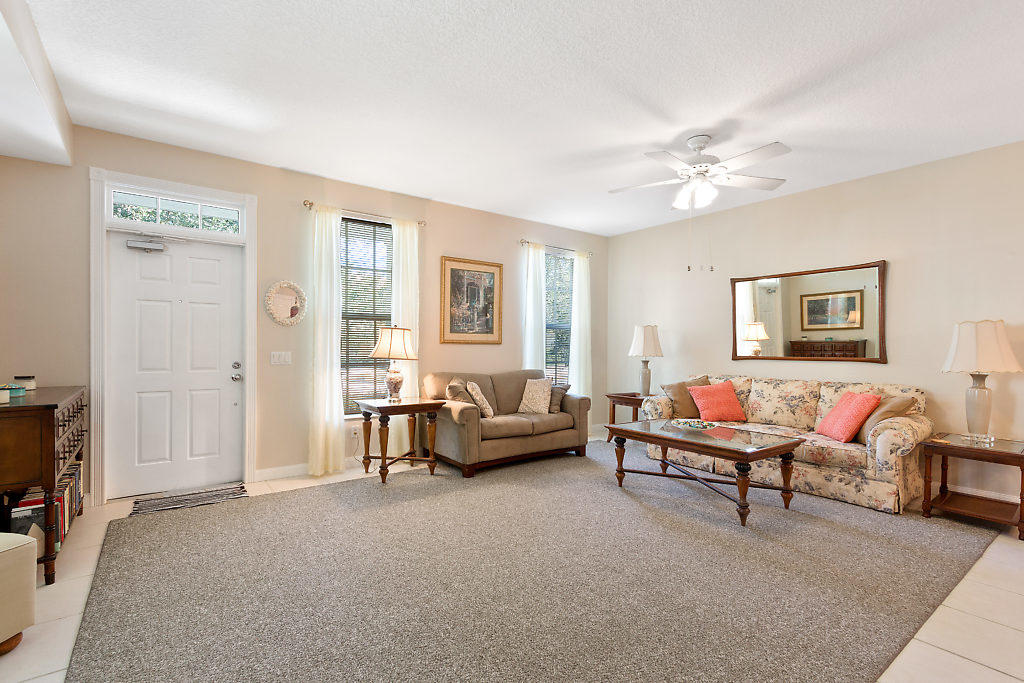 137 Radcliffe Court Jupiter, FL 33458 - Photo 4 of 22 005-137RadcliffeCourt-Jupiter-FL-small