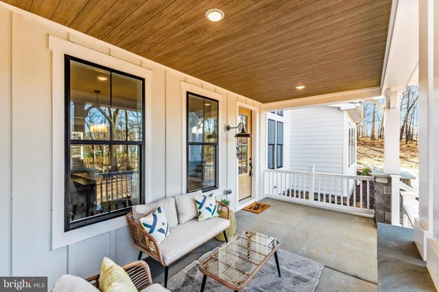 a view of house with yard