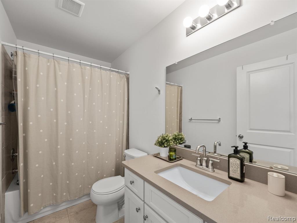 4310 Kent Road Royal Oak, MI 48073 - Photo 25 of 35