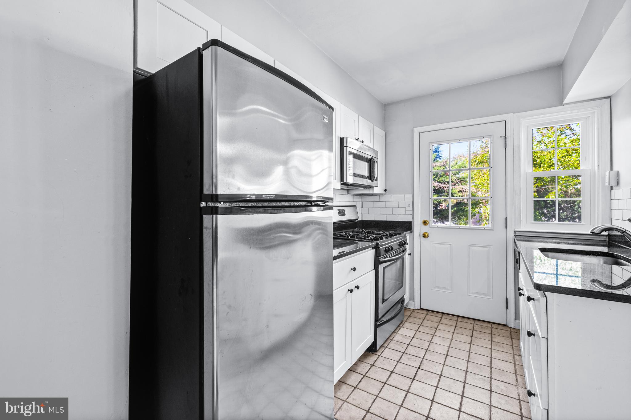 1923 Edgewood Road Towson, MD 21286 - Photo 12 of 33 Stainless steel appliances