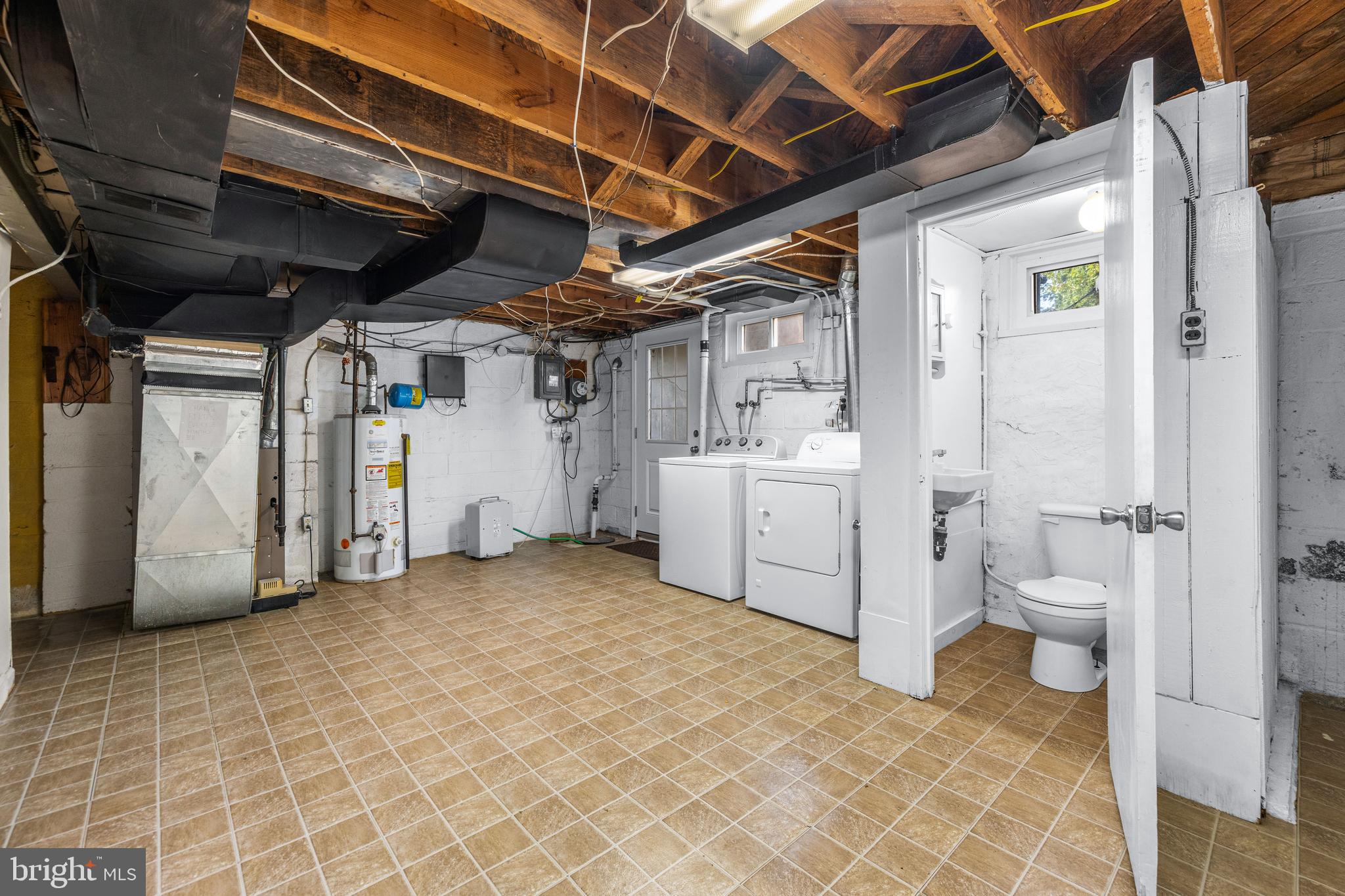 1923 Edgewood Road Towson, MD 21286 - Photo 28 of 33 Laundry room