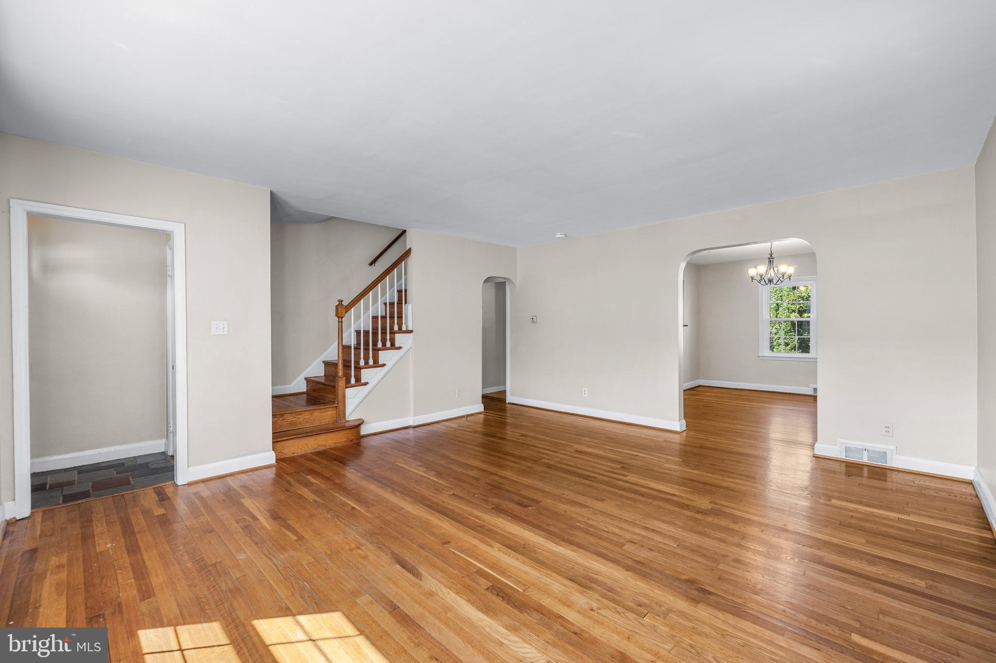 1923 Edgewood Road Towson, MD 21286 - Photo 6 of 33 Living Room