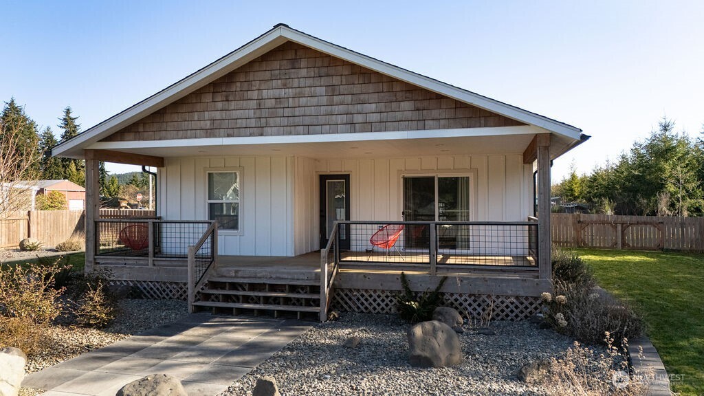 997 King Johns Way Forks, WA 98331 - Photo 36 of 39 a front view of a house with garden